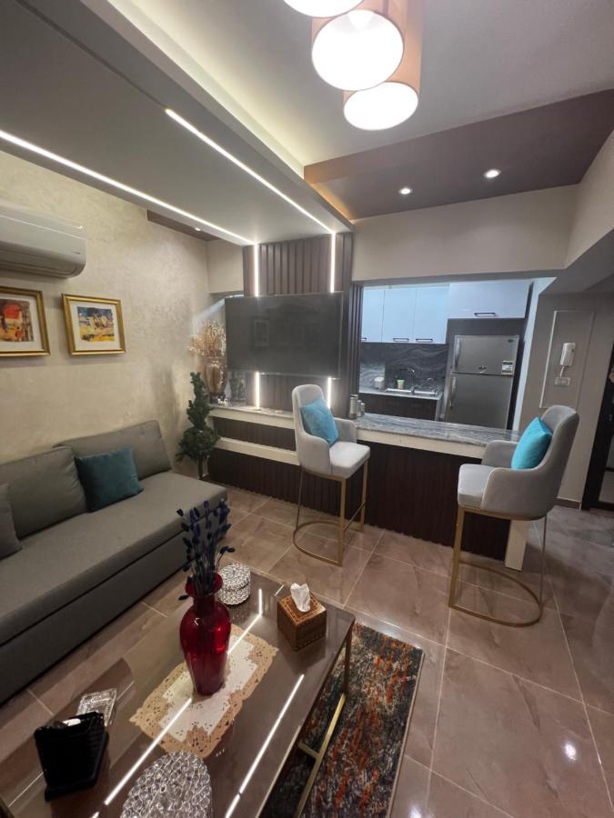 Luxury Flat With Garden And Private Entrance شقة فاخرة بحديقة و مدخل خاص El El Cairo Exterior foto