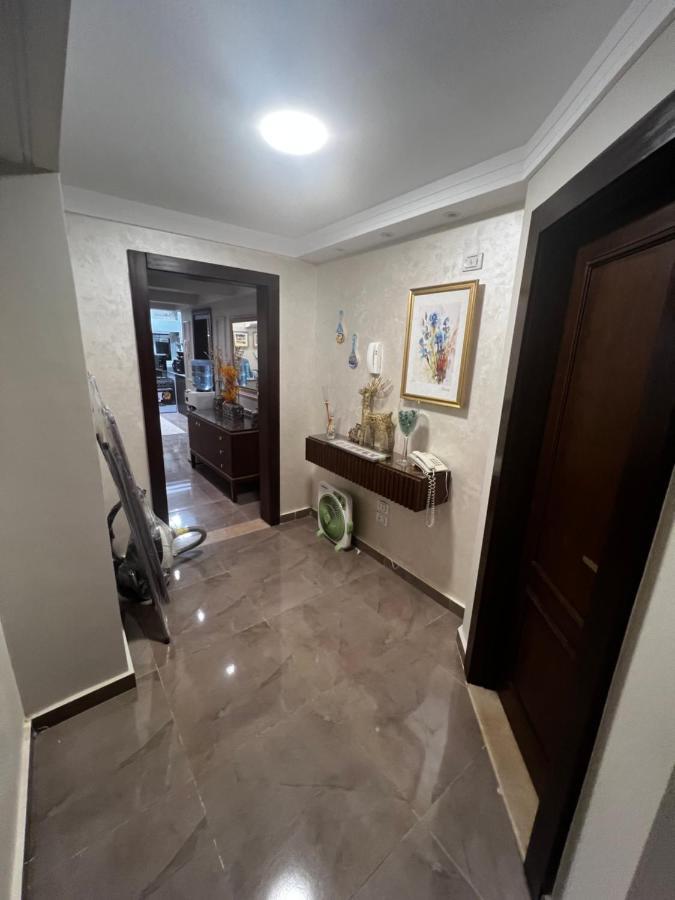 Luxury Flat With Garden And Private Entrance شقة فاخرة بحديقة و مدخل خاص El El Cairo Exterior foto