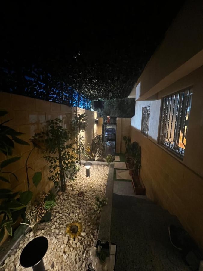 Luxury Flat With Garden And Private Entrance شقة فاخرة بحديقة و مدخل خاص El El Cairo Exterior foto