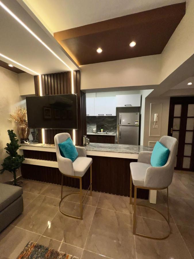 Luxury Flat With Garden And Private Entrance شقة فاخرة بحديقة و مدخل خاص El El Cairo Exterior foto