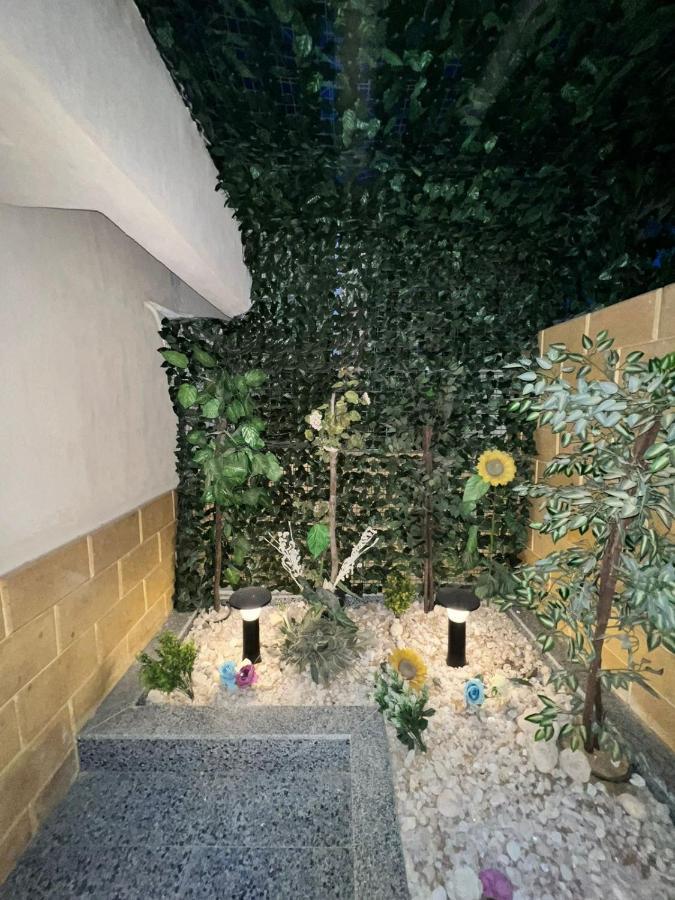 Luxury Flat With Garden And Private Entrance شقة فاخرة بحديقة و مدخل خاص El El Cairo Exterior foto