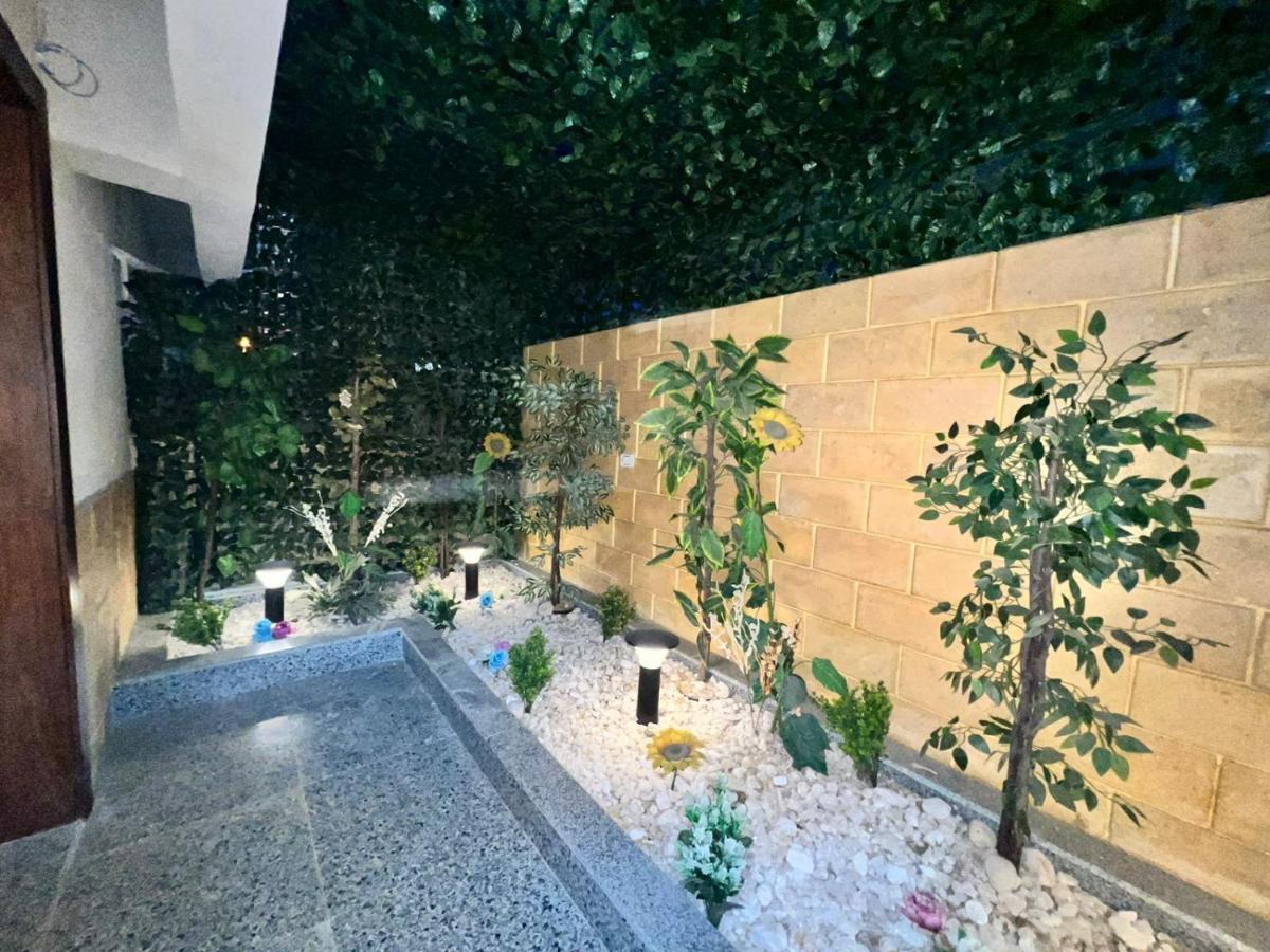 Luxury Flat With Garden And Private Entrance شقة فاخرة بحديقة و مدخل خاص El El Cairo Exterior foto