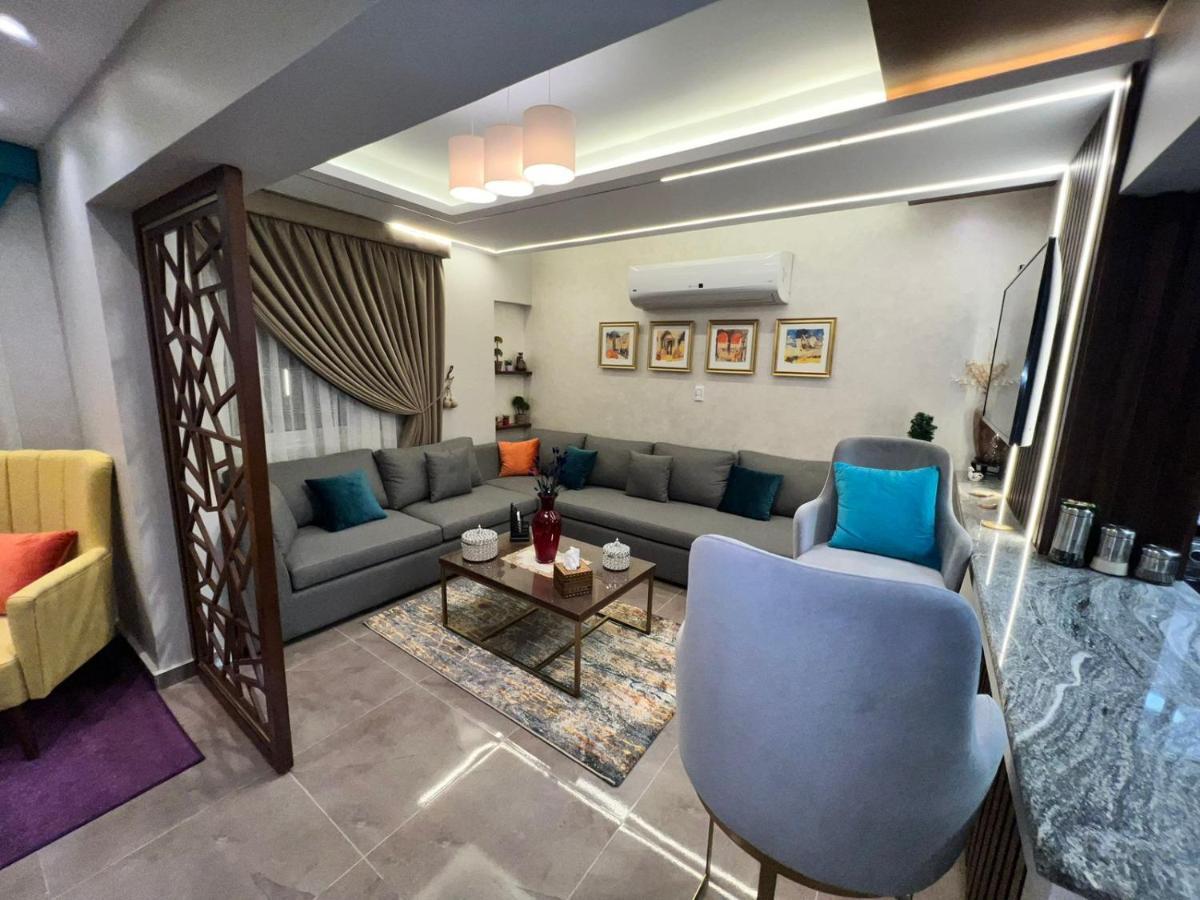 Luxury Flat With Garden And Private Entrance شقة فاخرة بحديقة و مدخل خاص El El Cairo Exterior foto