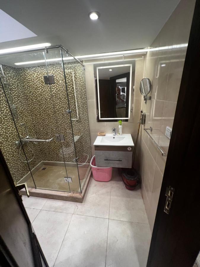 Luxury Flat With Garden And Private Entrance شقة فاخرة بحديقة و مدخل خاص El El Cairo Exterior foto