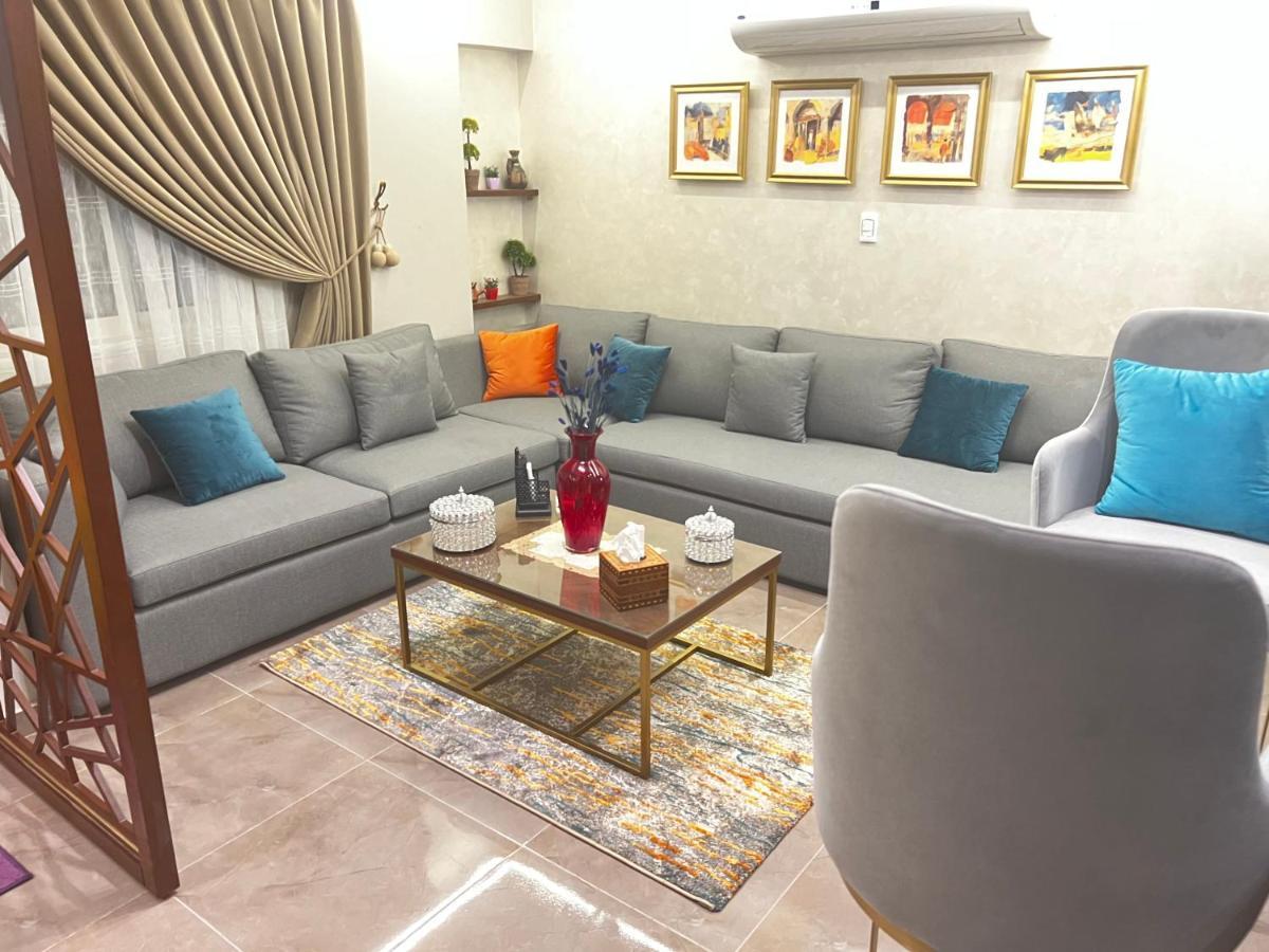 Luxury Flat With Garden And Private Entrance شقة فاخرة بحديقة و مدخل خاص El El Cairo Exterior foto