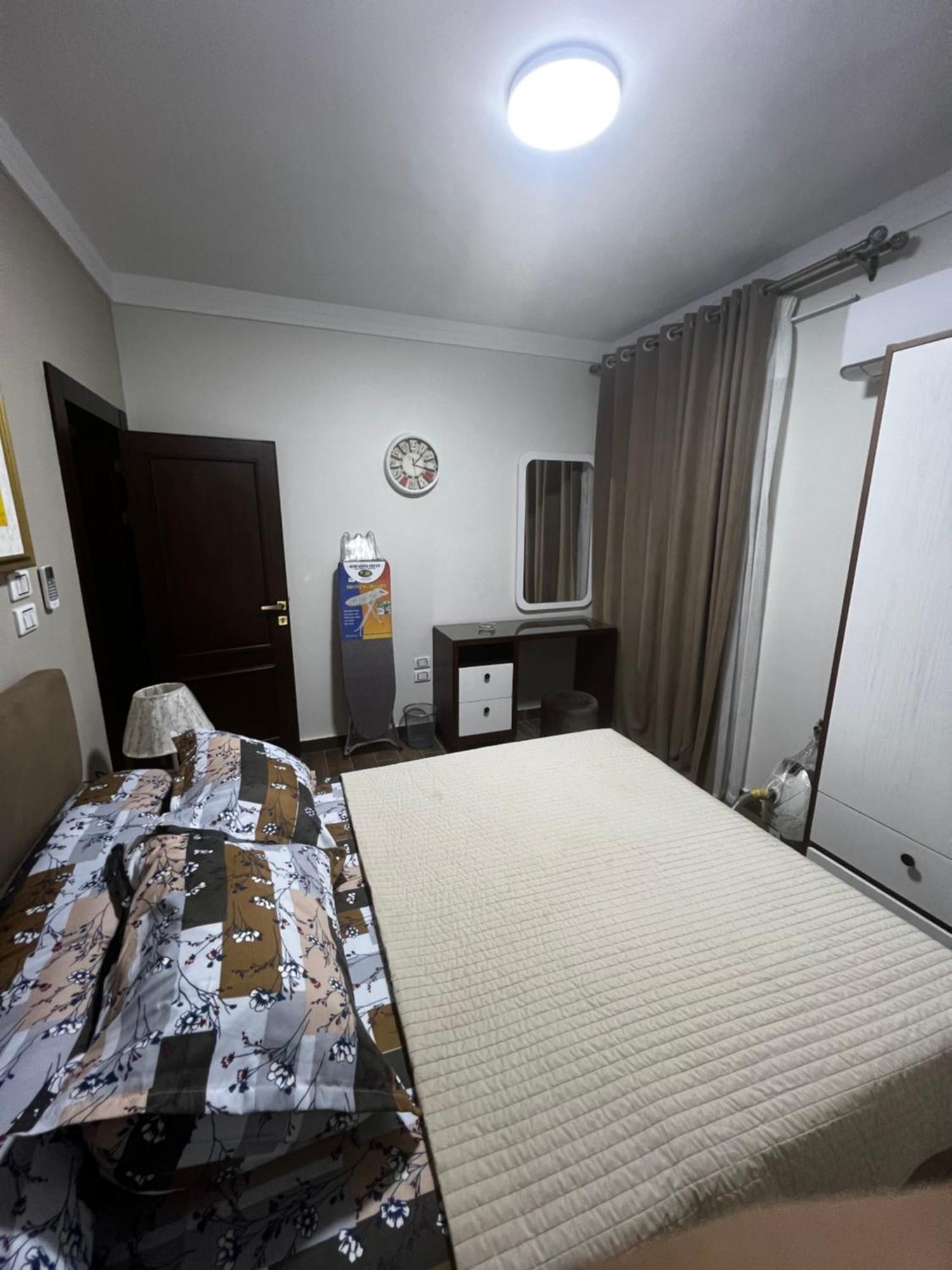 Luxury Flat With Garden And Private Entrance شقة فاخرة بحديقة و مدخل خاص El El Cairo Exterior foto