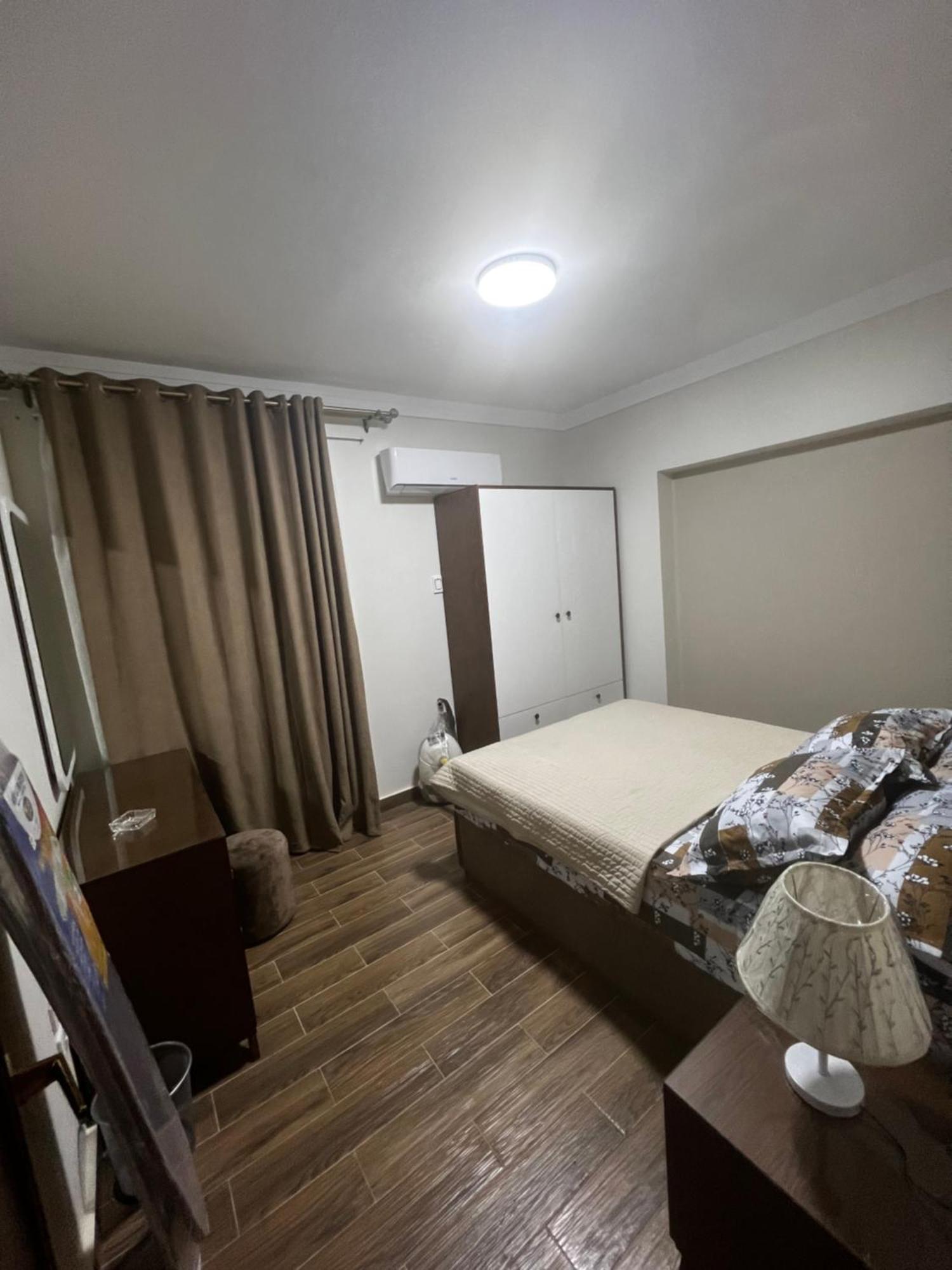 Luxury Flat With Garden And Private Entrance شقة فاخرة بحديقة و مدخل خاص El El Cairo Exterior foto